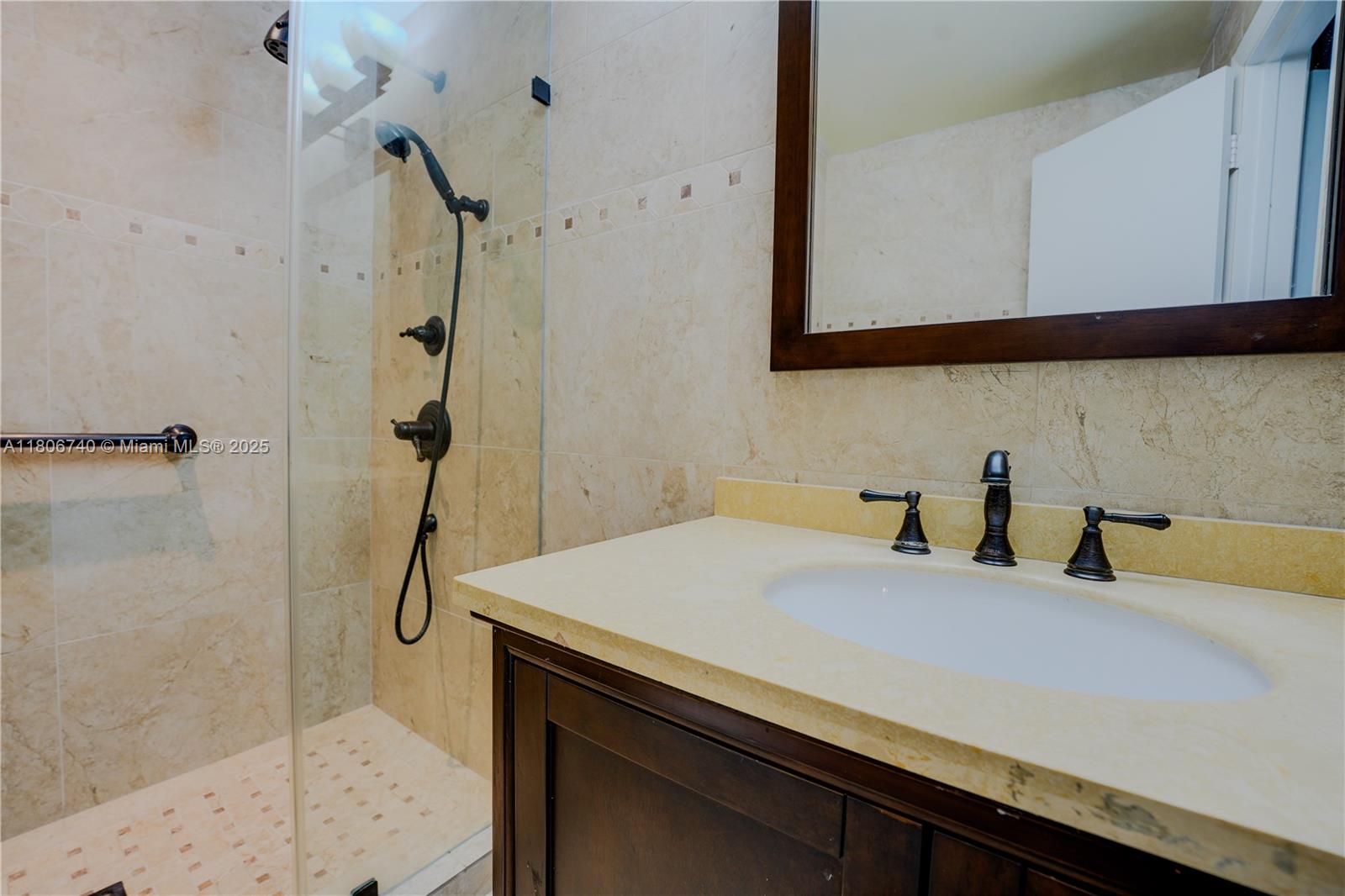 10181 E Cypress Ct, Pembroke Pines, Florida image 20