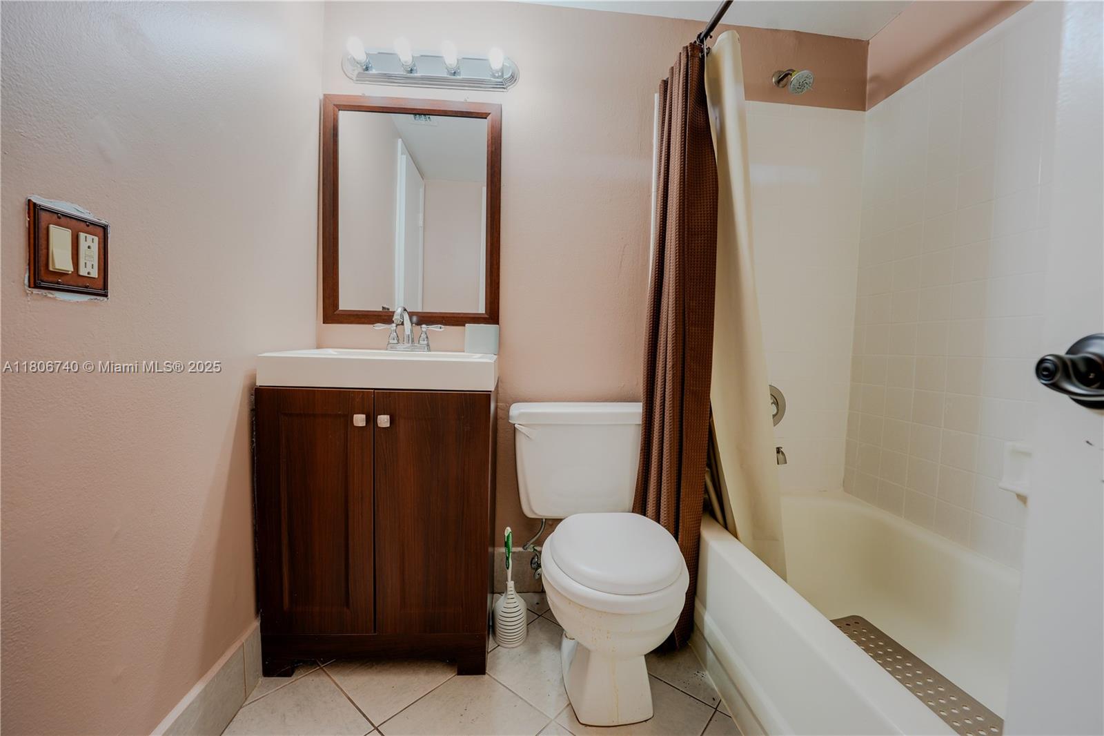 10181 E Cypress Ct, Pembroke Pines, Florida image 21