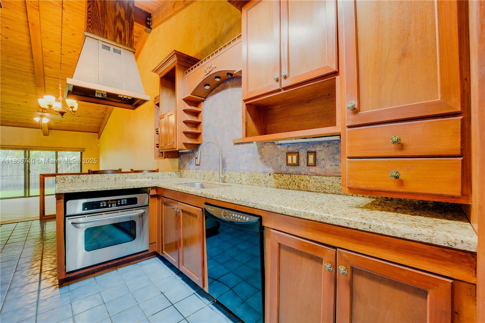 10181 E Cypress Ct, Pembroke Pines, Florida image 7