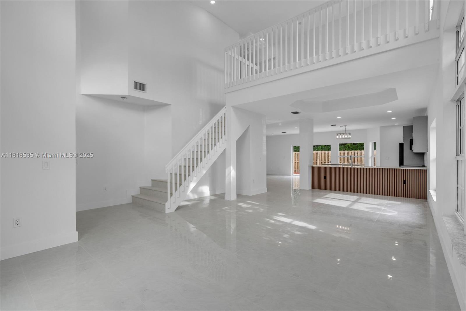 11244 NW 58th Ter, Doral, Florida image 2