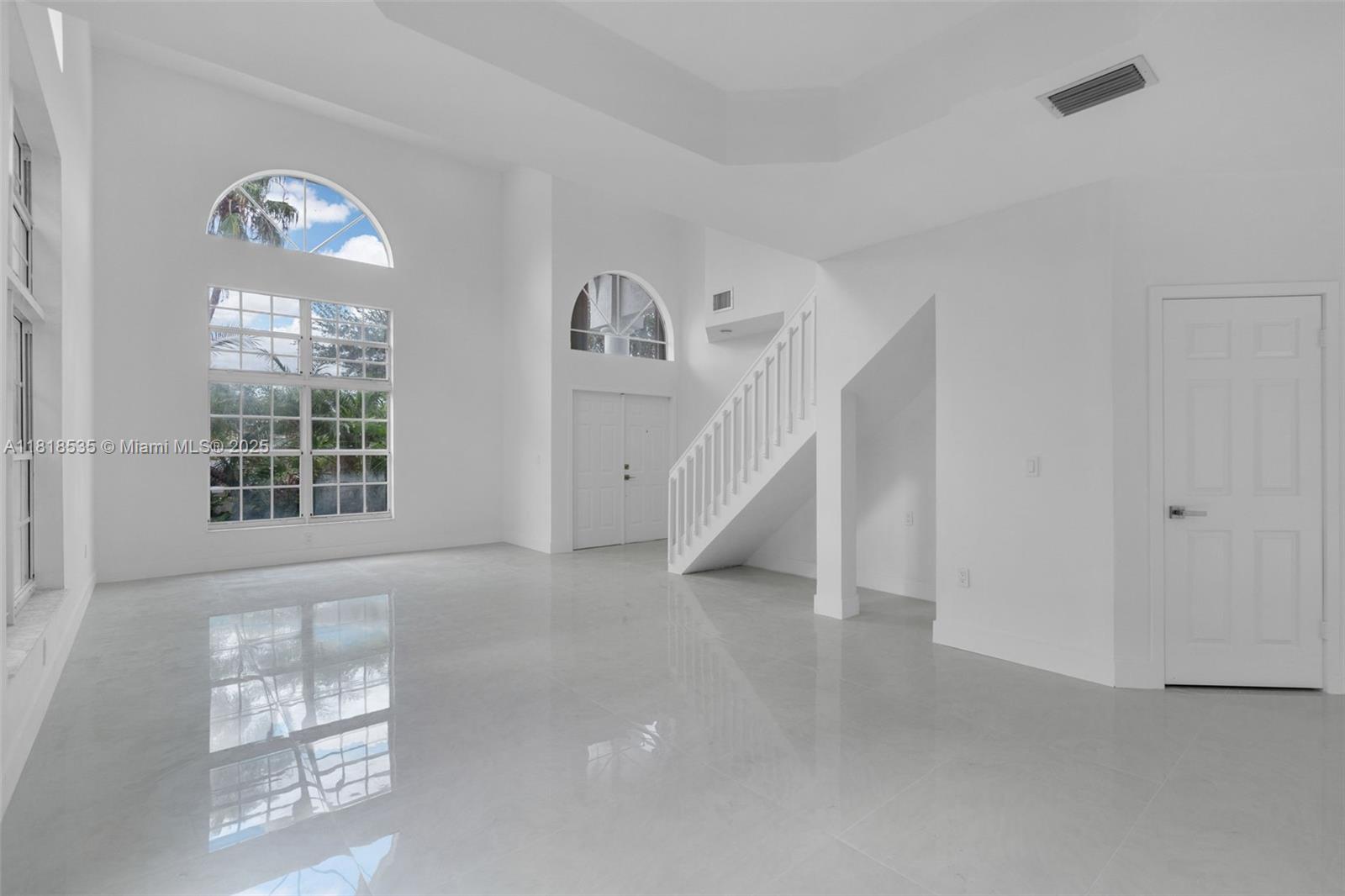11244 NW 58th Ter, Doral, Florida image 5