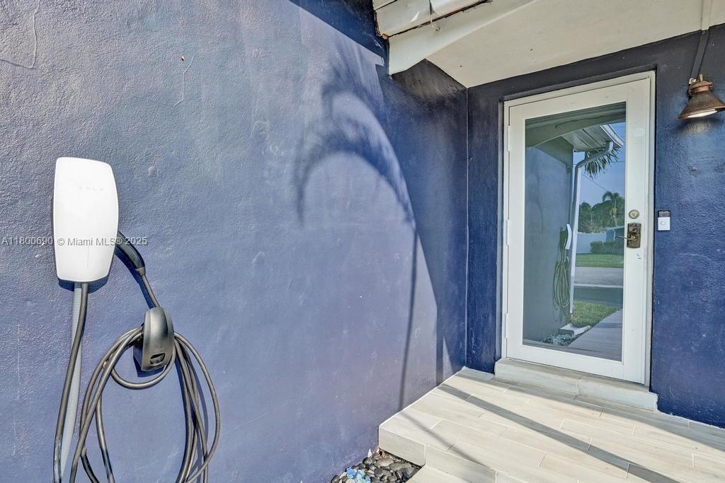 2700 SW 18th St, Fort Lauderdale, Florida image 10