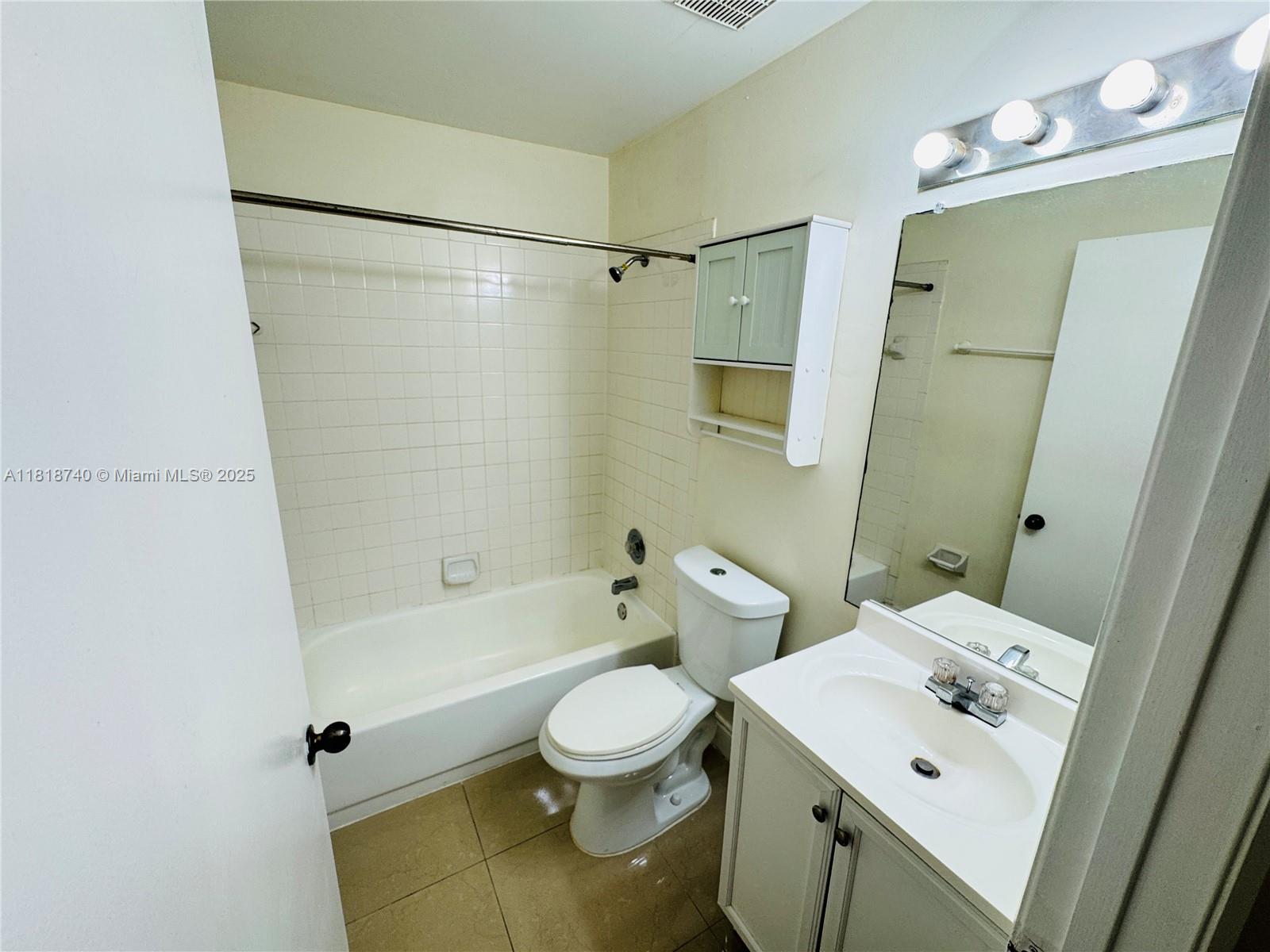 3445 NW 44th St #201, Oakland Park, Florida image 14