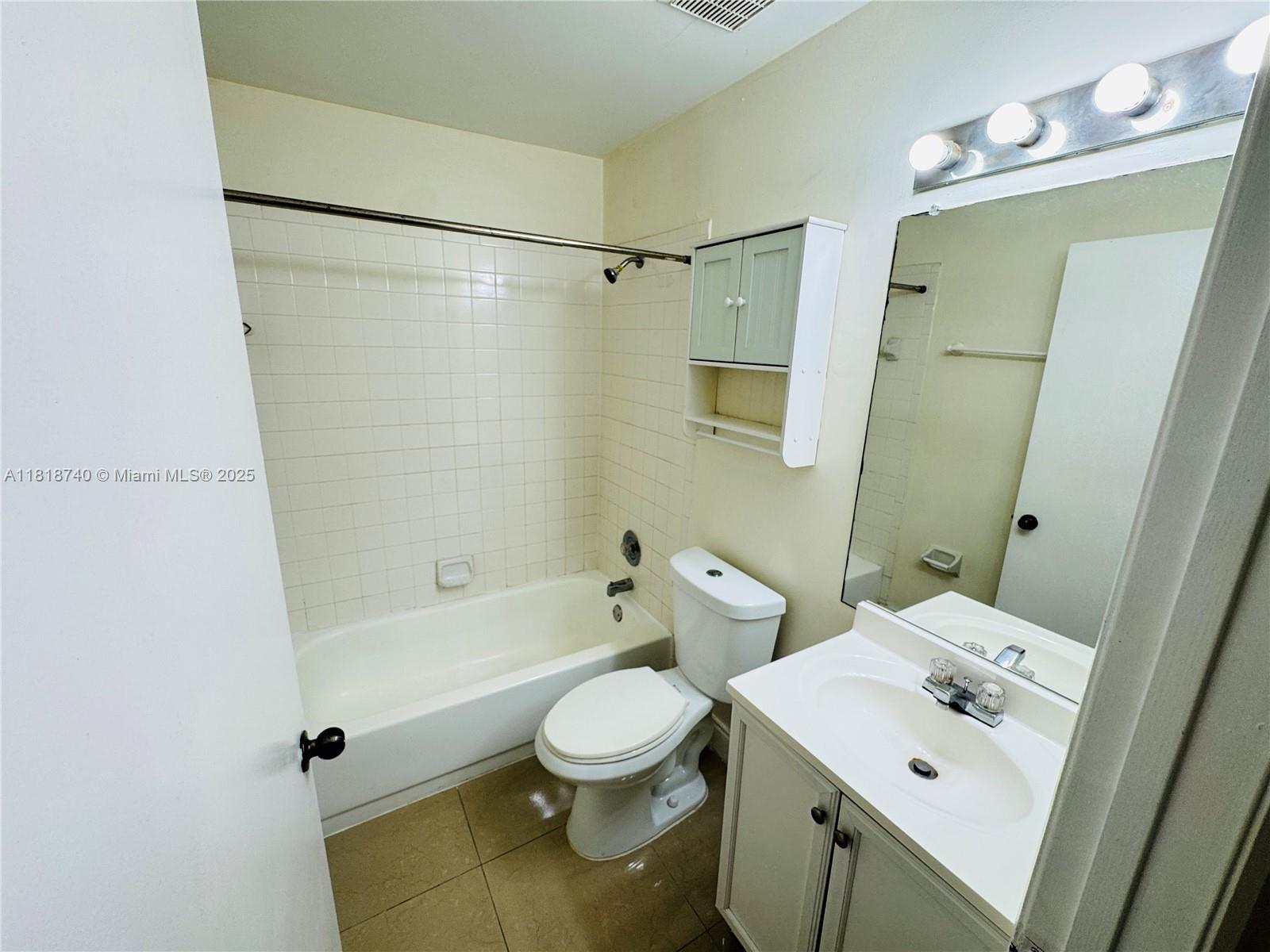 3445 NW 44th St #201, Oakland Park, Florida image 15