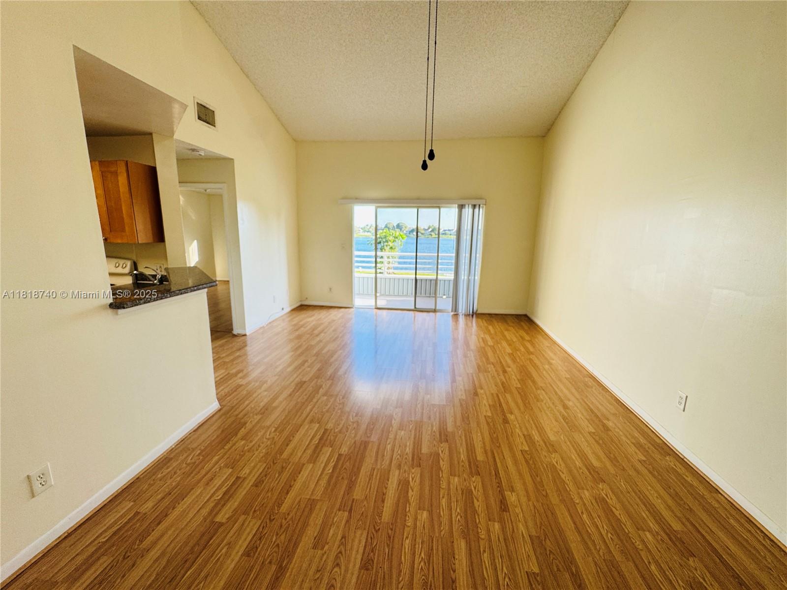 3445 NW 44th St #201, Oakland Park, Florida image 3