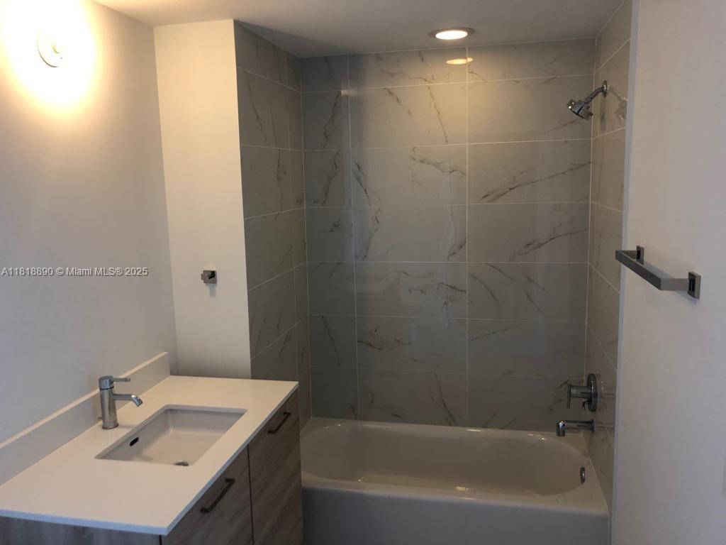 16385 Biscayne Blvd #1005, North Miami Beach, Florida image 20