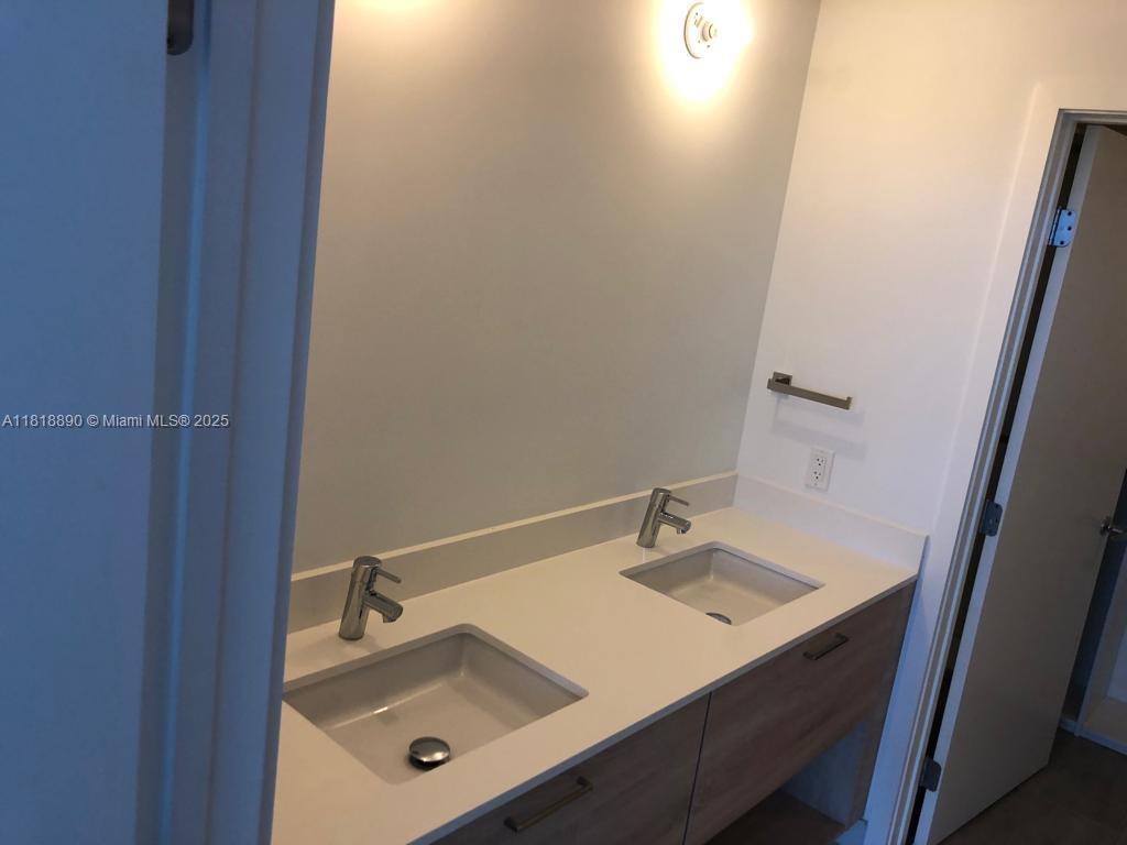 16385 Biscayne Blvd #1005, North Miami Beach, Florida image 32