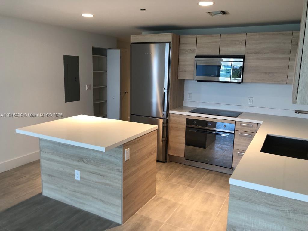 16385 Biscayne Blvd #1005, North Miami Beach, Florida image 4