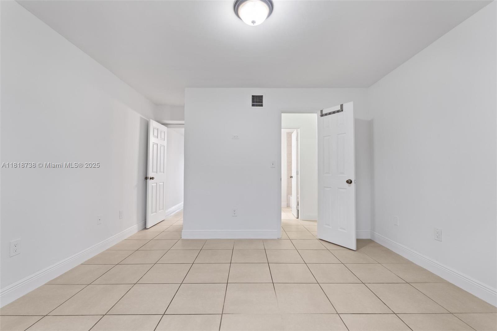 2660 W 76th St #106, Hialeah, Florida image 16