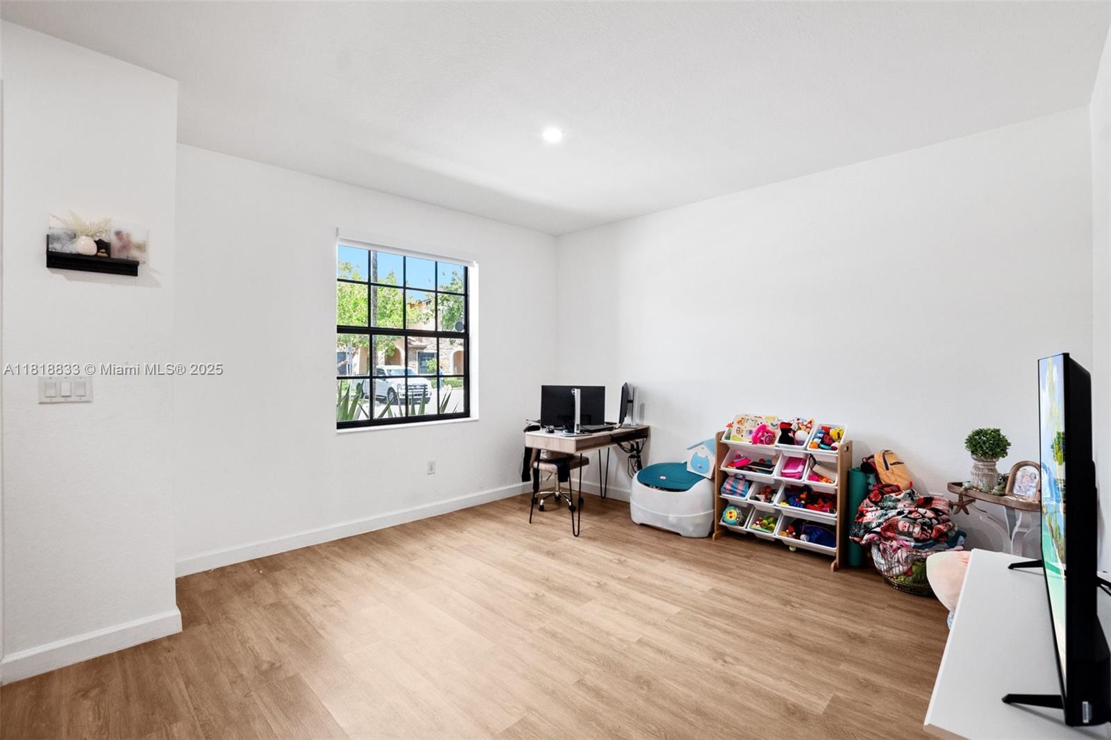 9362 W 33rd Ln, Hialeah, Florida image 5