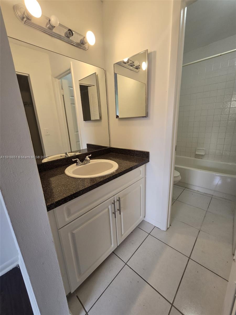 9808 Hammocks Blvd #203-23, Miami, Florida image 34