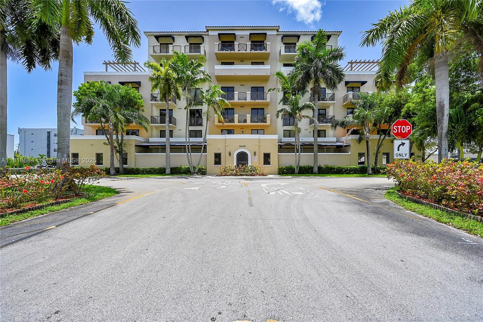 8440 SW 8th St #306A, Miami, Florida image 1