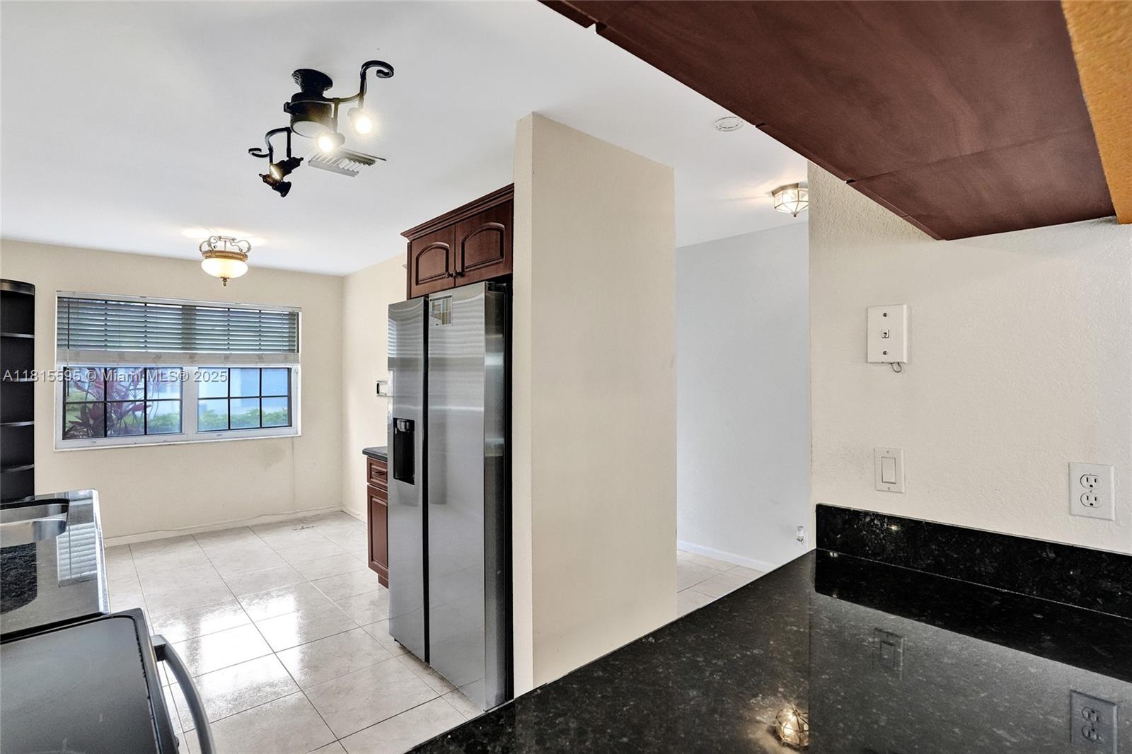 9601 NW 8th Cir, Plantation, Florida image 11