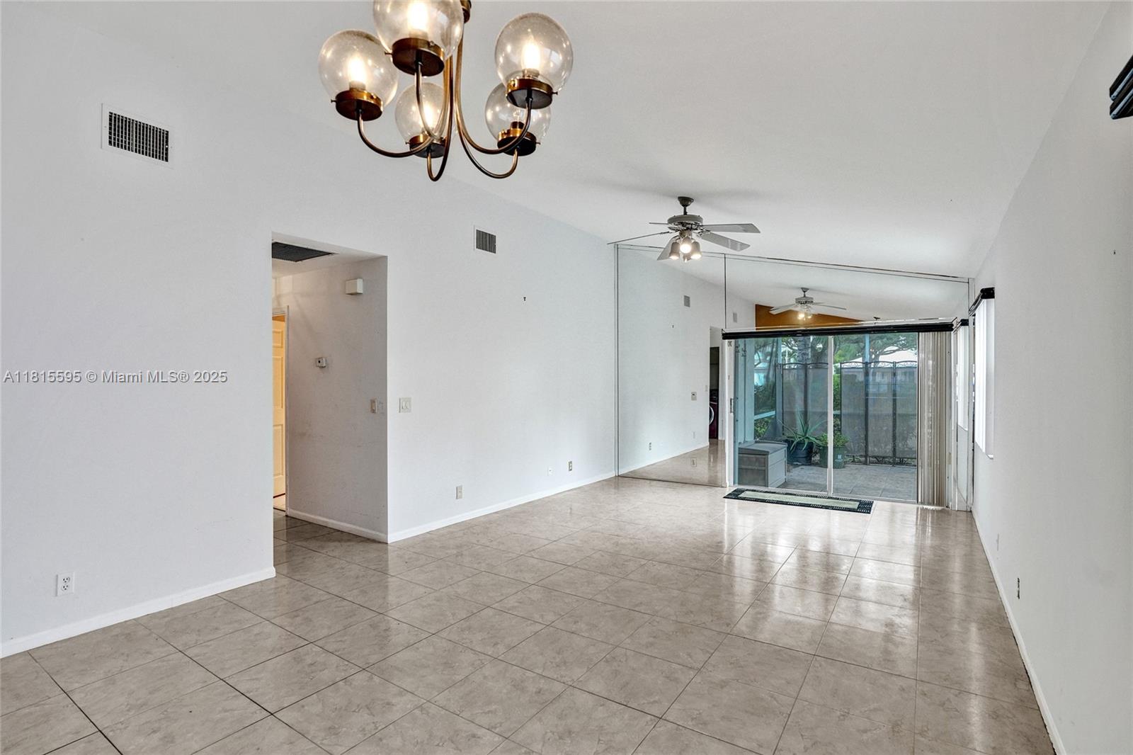 9601 NW 8th Cir, Plantation, Florida image 15