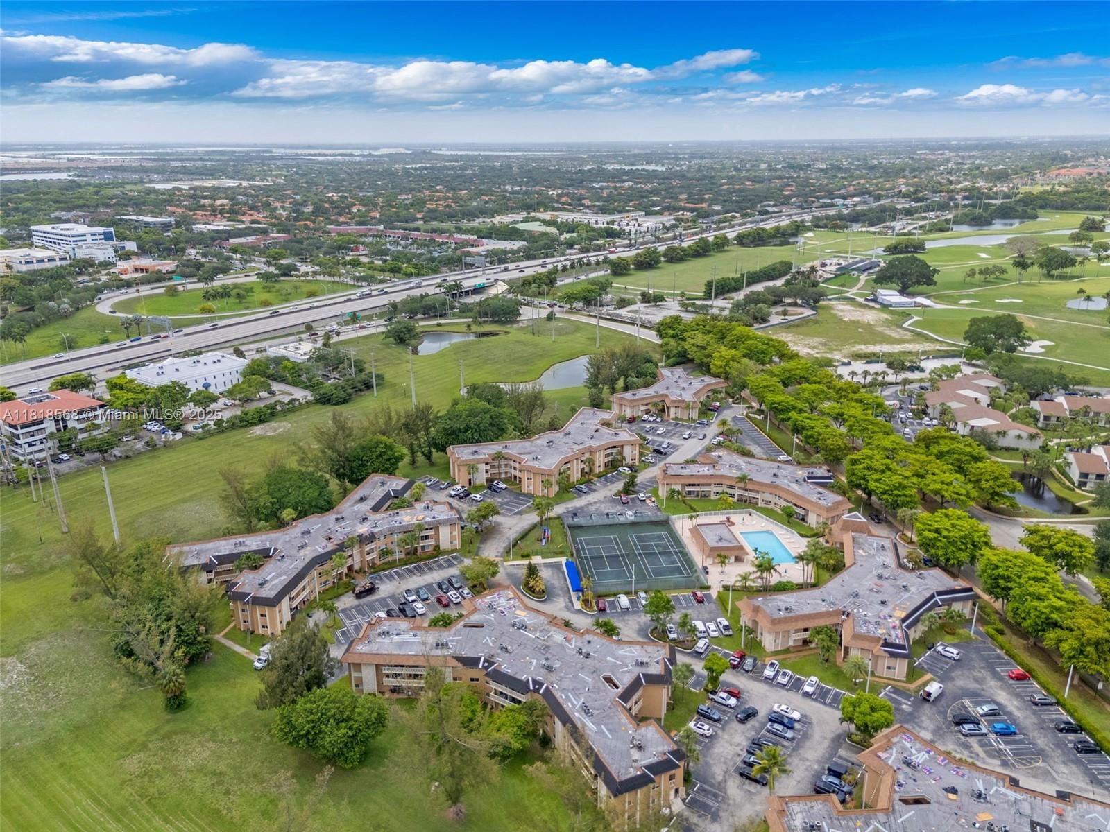 7430 Miami Lakes Dr #E301, Miami Lakes, Florida image 31