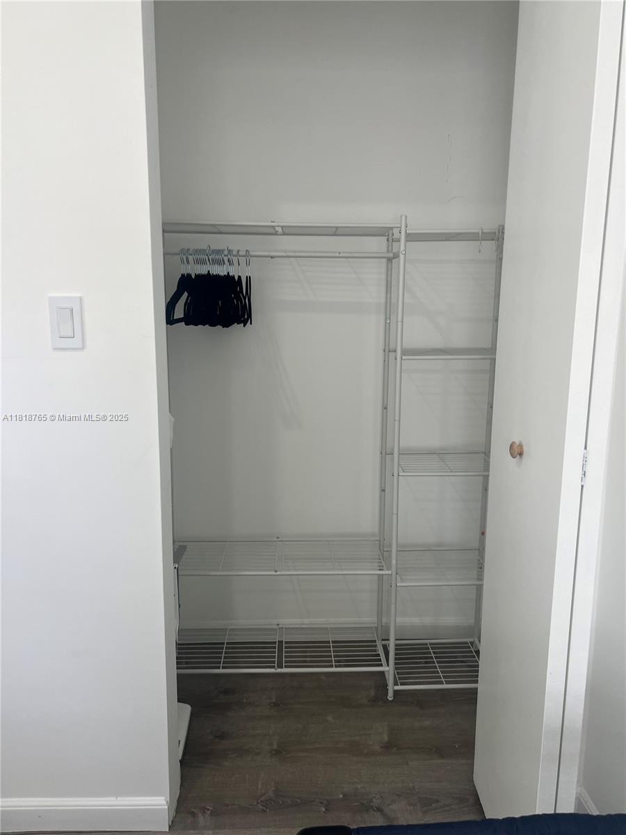 Residentialincome, Miami, Florida image 12