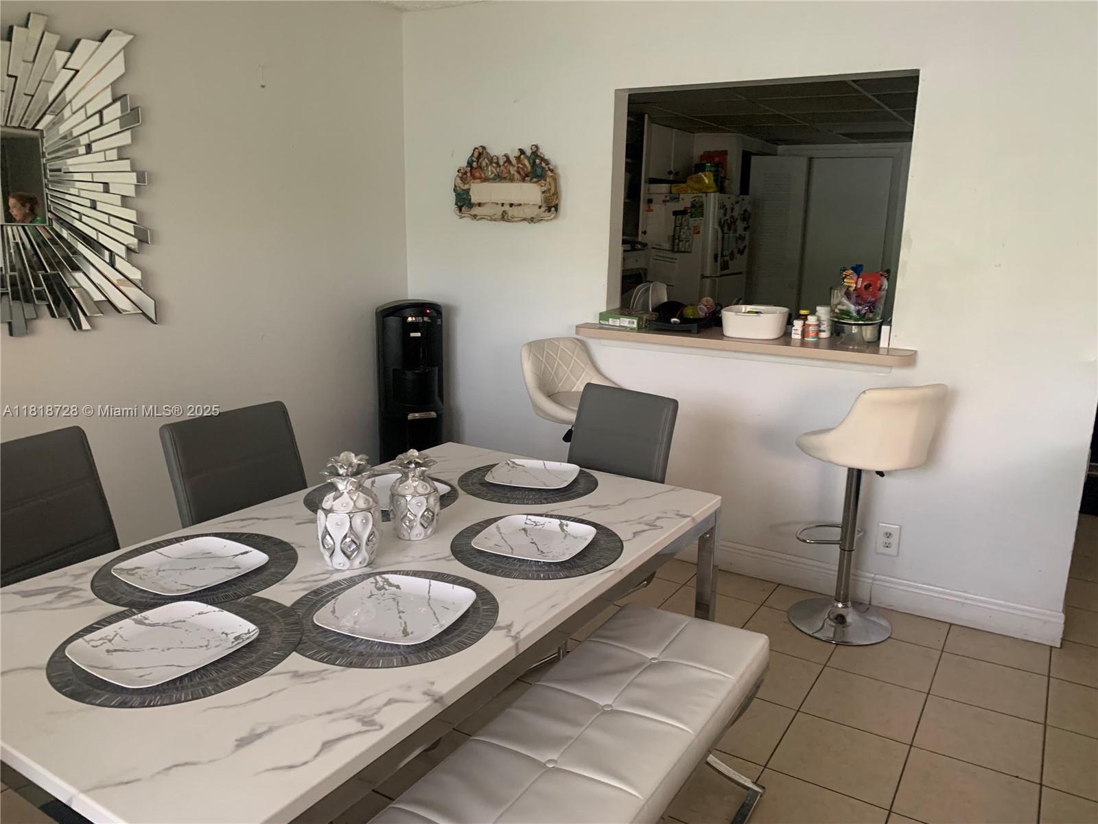 Residential, Hialeah, Florida image 4