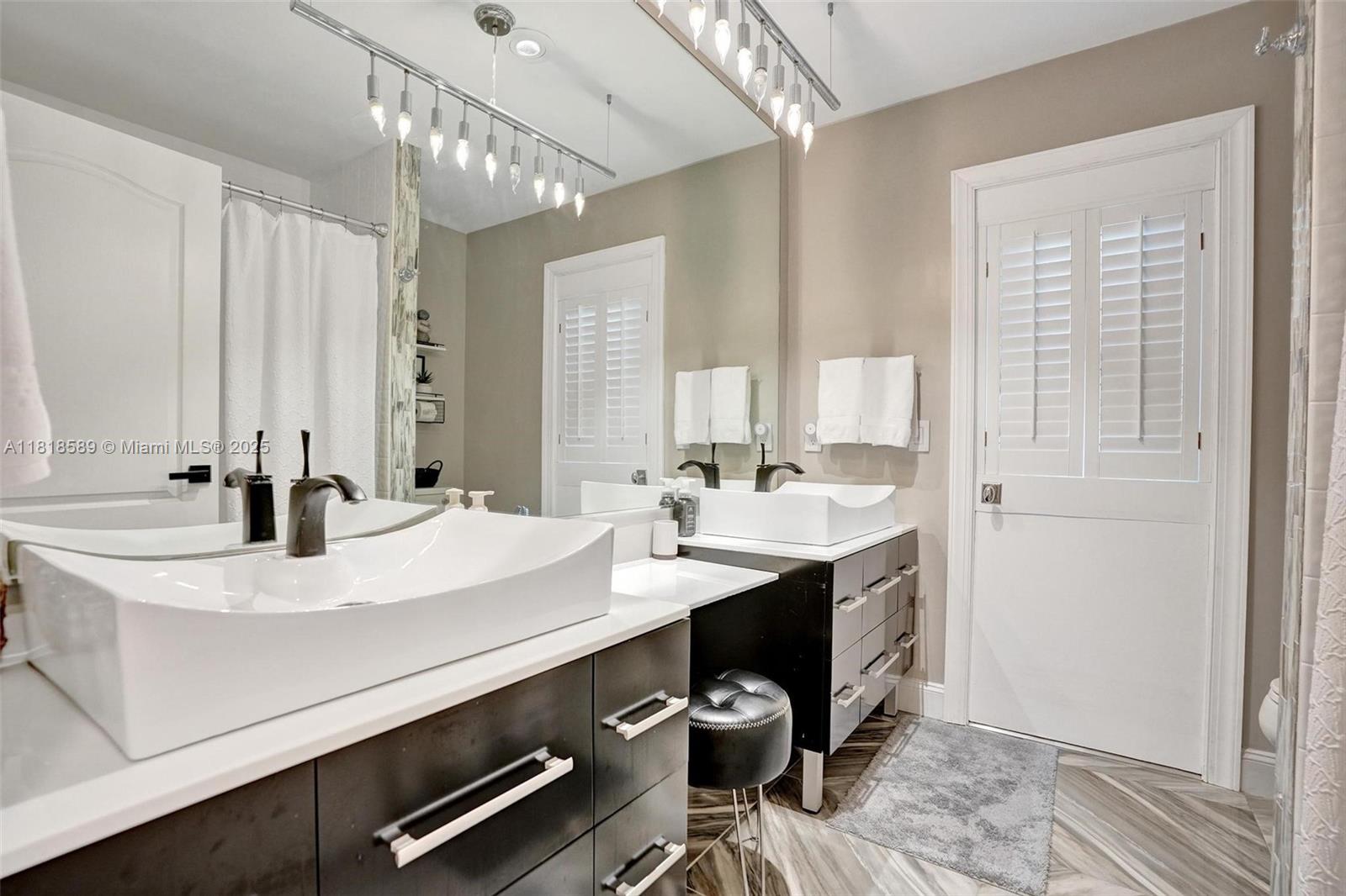 18366 Lake Bend Dr, Jupiter, Florida image 12
