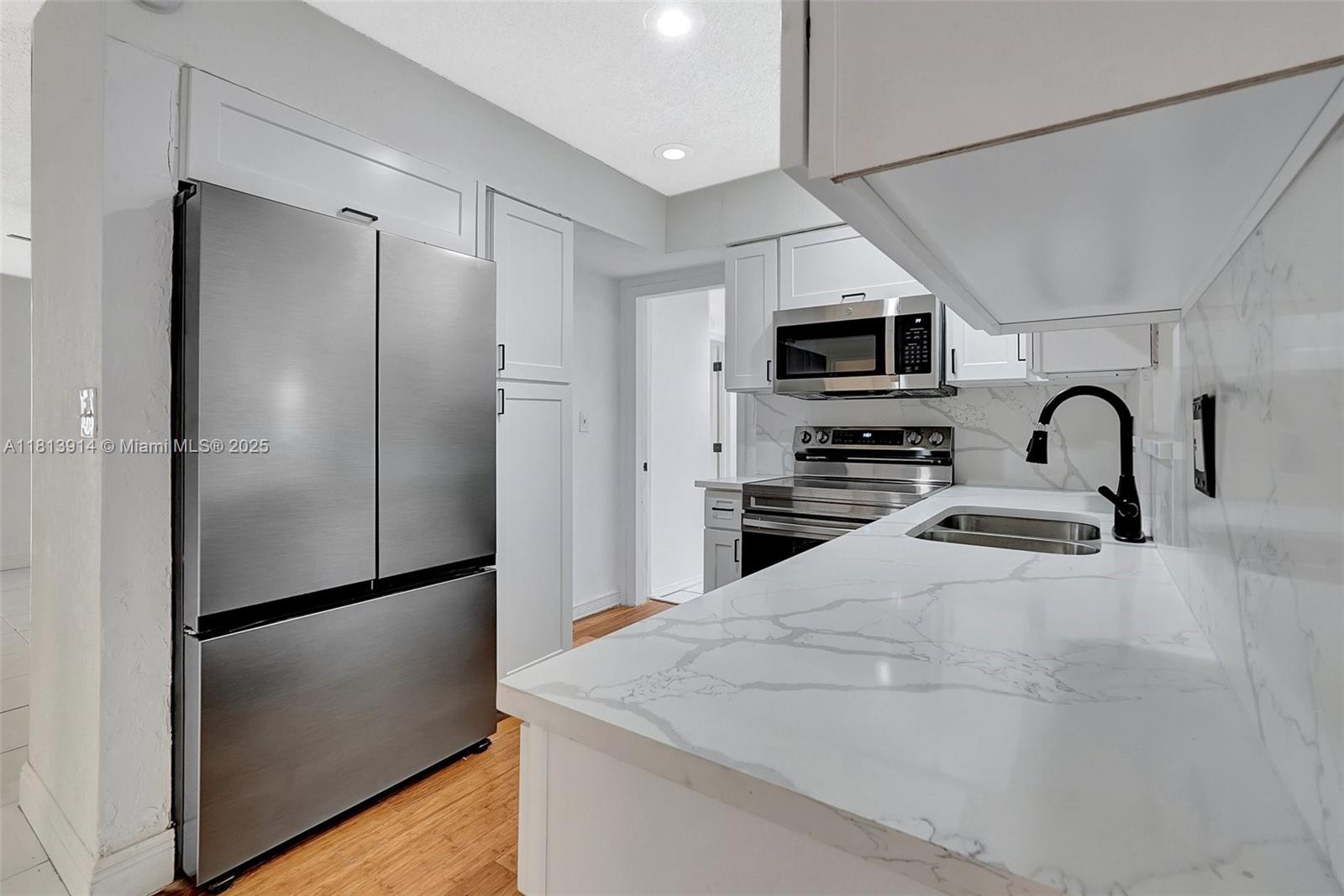 6661 Meade St, Hollywood, Florida image 2