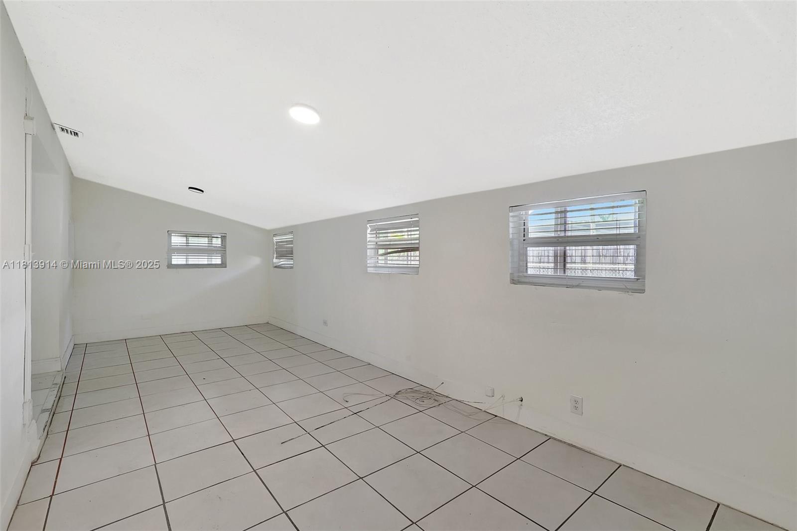 6661 Meade St, Hollywood, Florida image 32