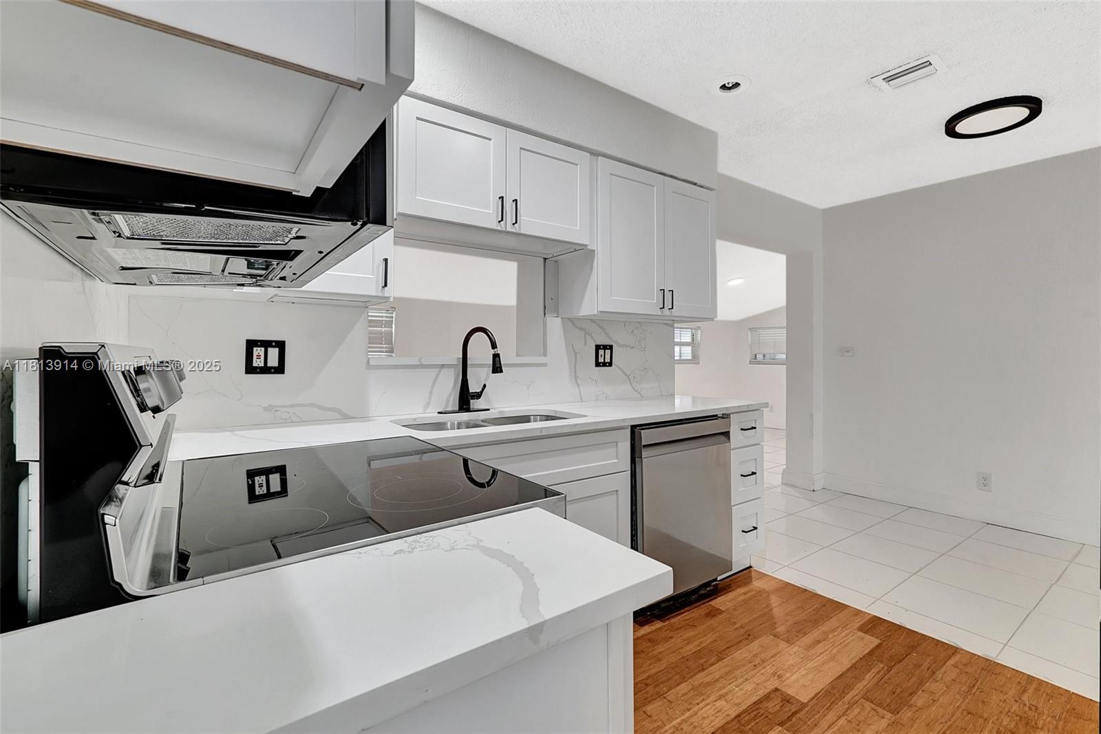 6661 Meade St, Hollywood, Florida image 4
