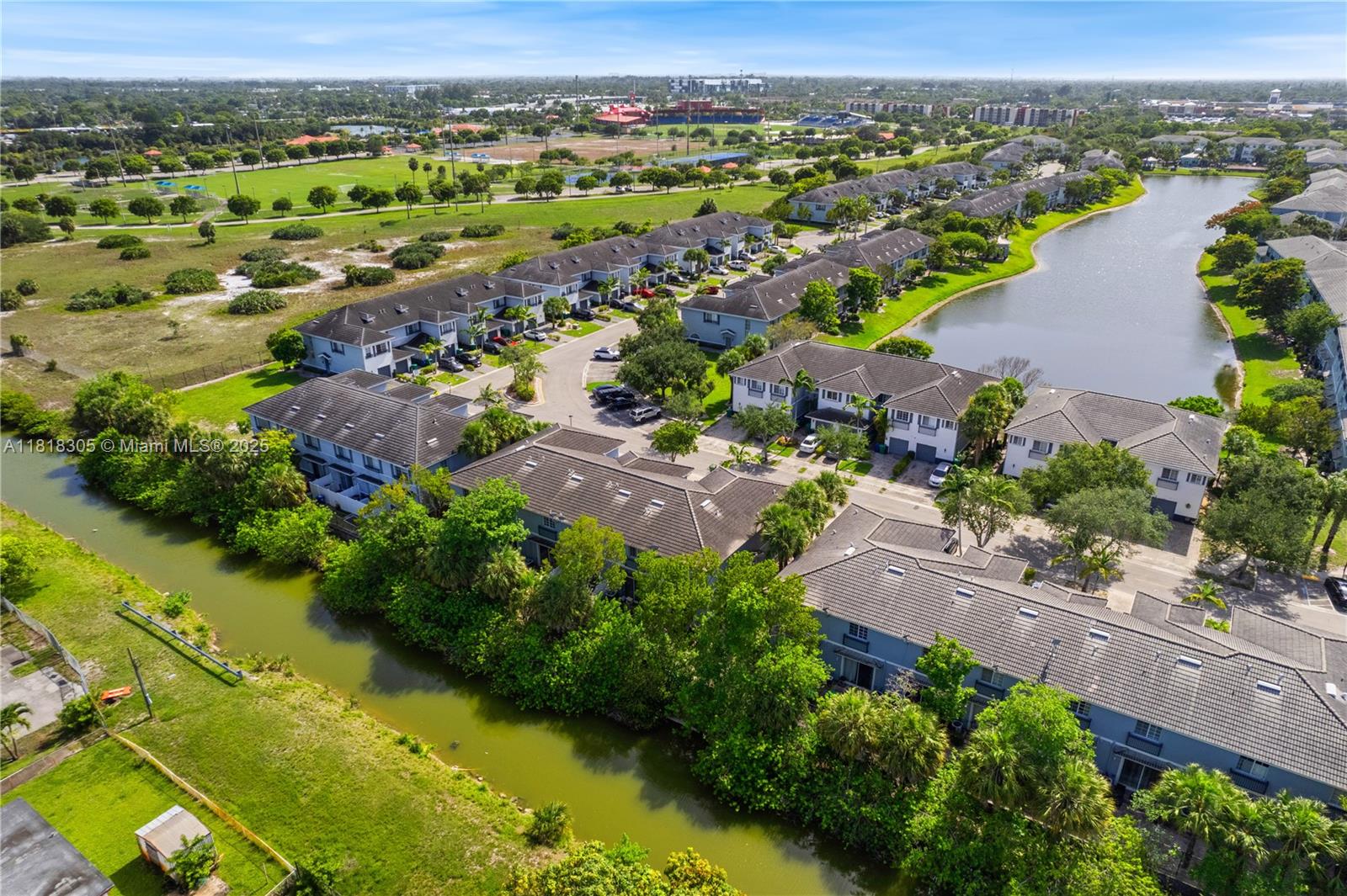 1416 NW 34th Way, Lauderhill, Florida image 32