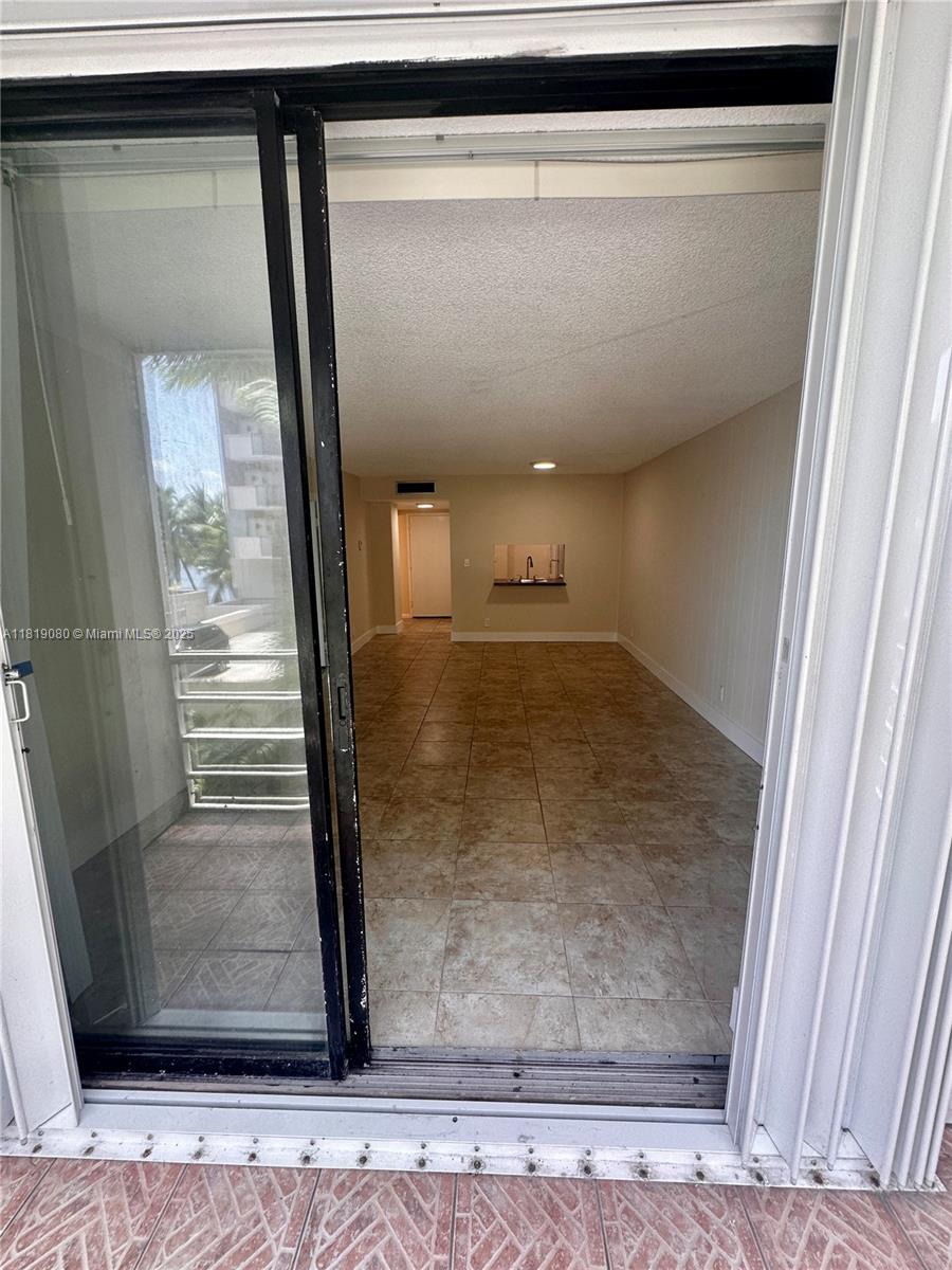 2935 NE 163rd St #3P, North Miami Beach, Florida image 5
