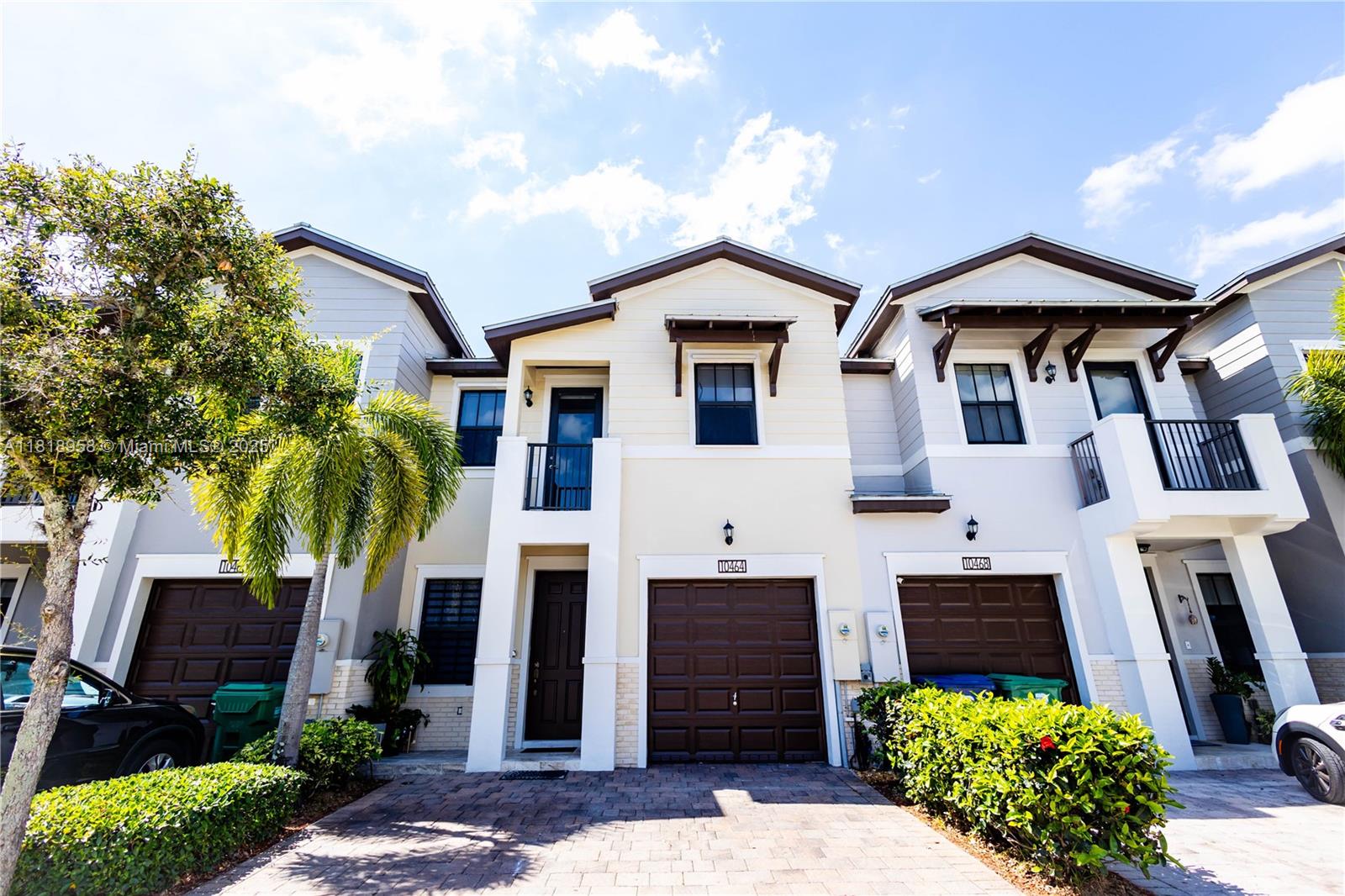 10464 NW 61st St, Doral, Florida image 1
