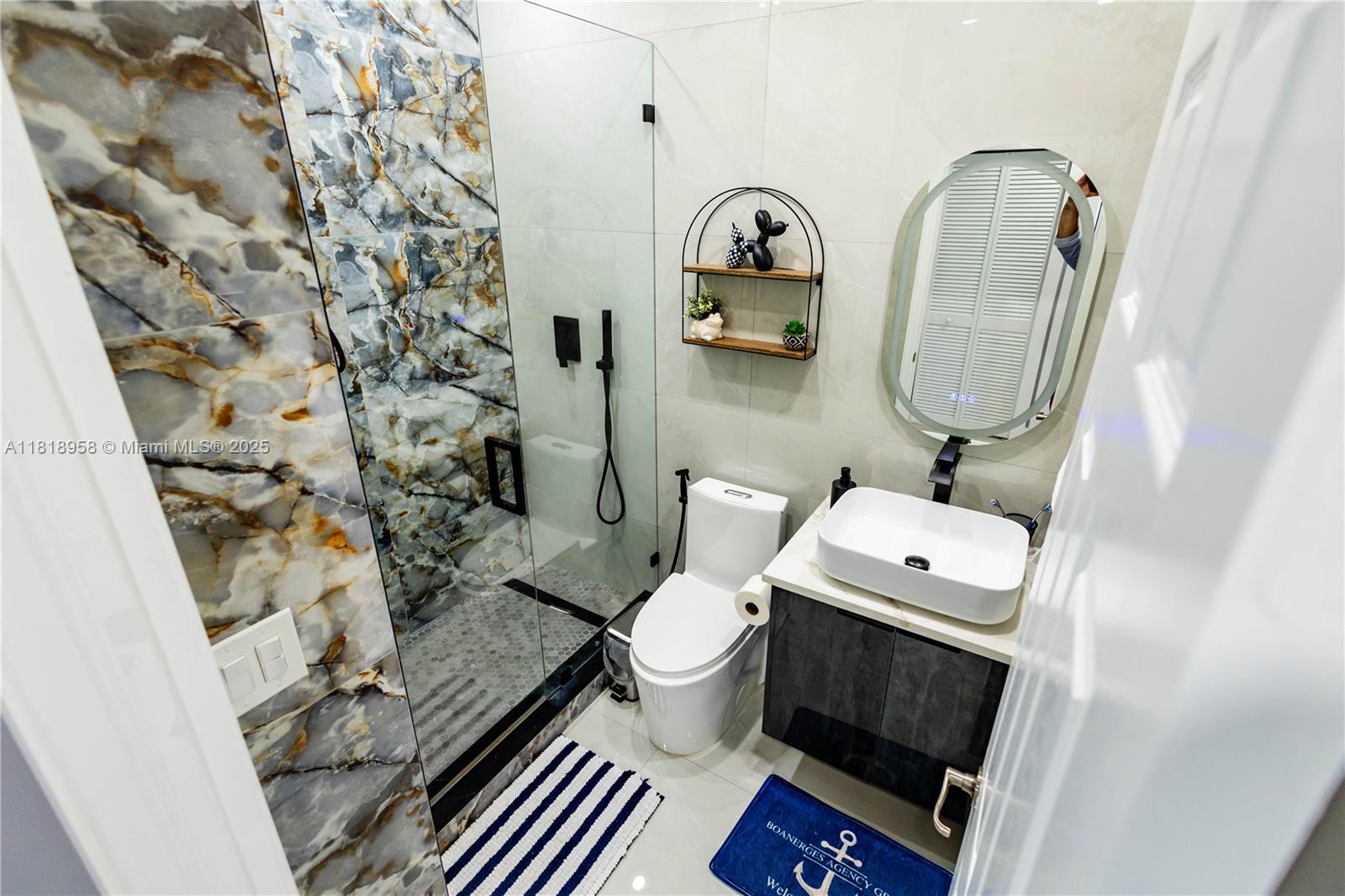 10464 NW 61st St, Doral, Florida image 22