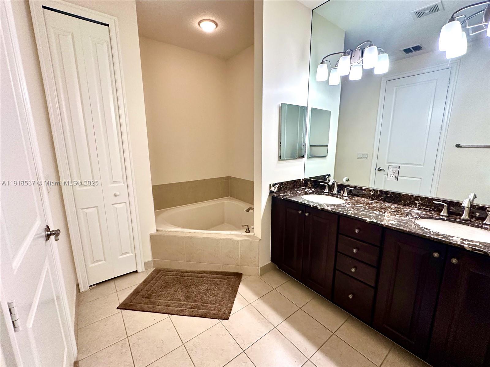 119 Riverwalk Circle East, Plantation, Florida image 12