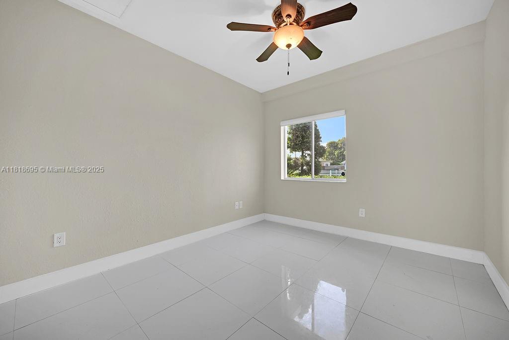 1968 NW 186th St, Miami Gardens, Florida image 27