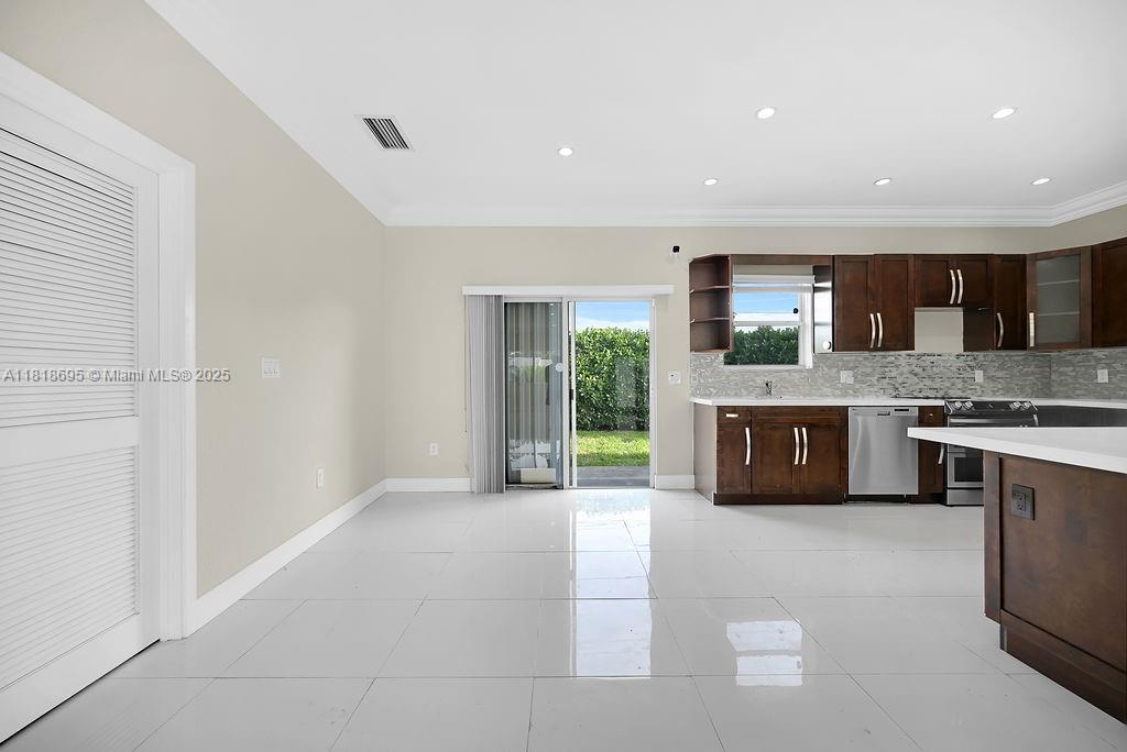 1968 NW 186th St, Miami Gardens, Florida image 36