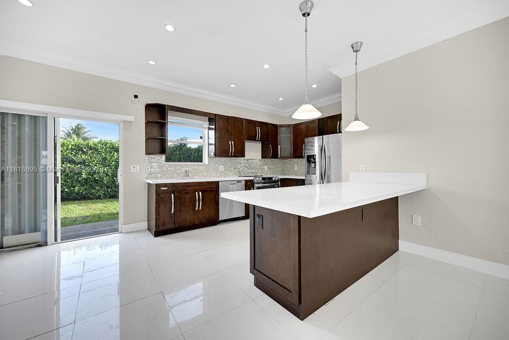1968 NW 186th St, Miami Gardens, Florida image 37