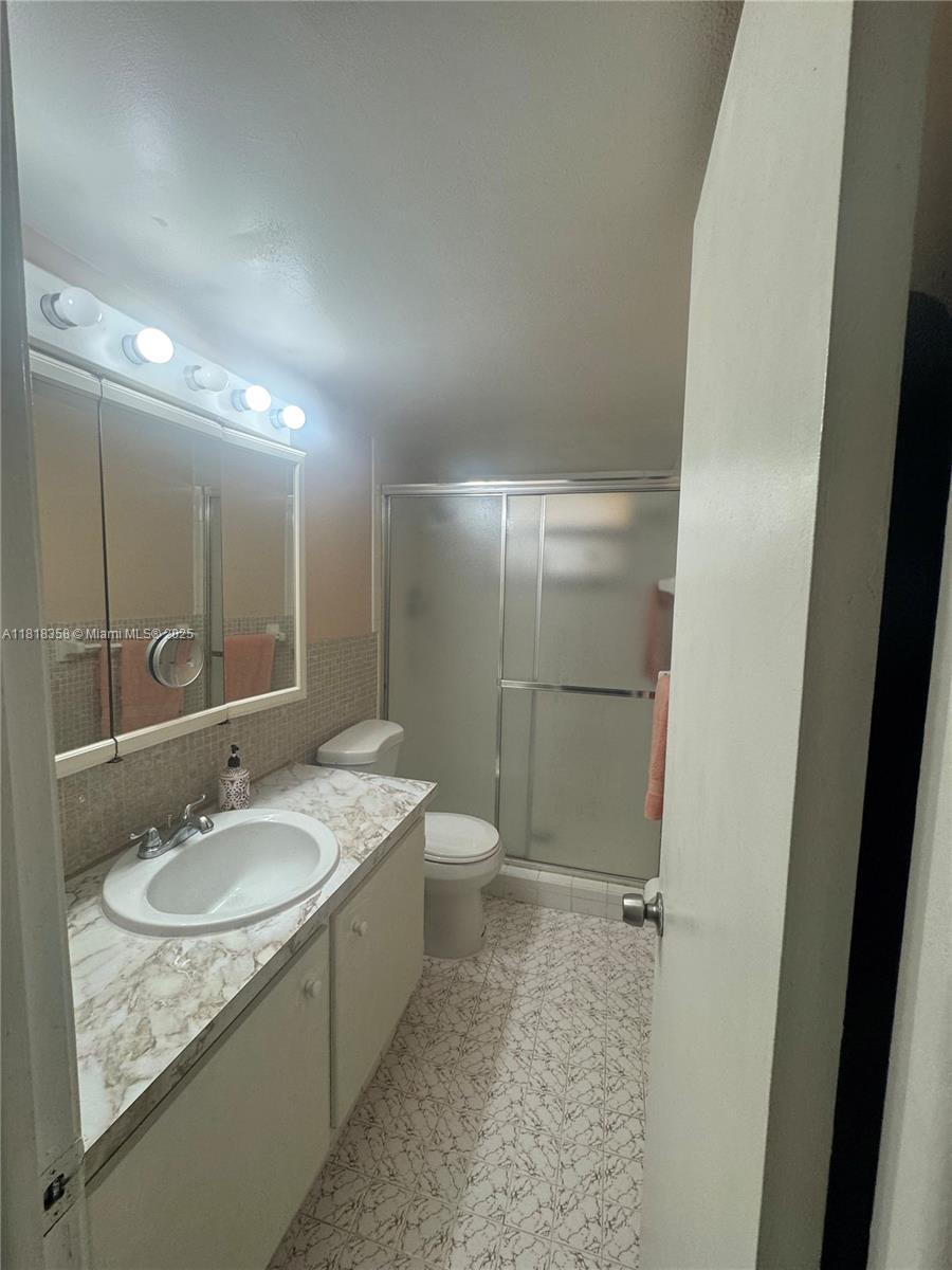 115 NE 202nd Ter #M25, Miami Gardens, Florida image 12