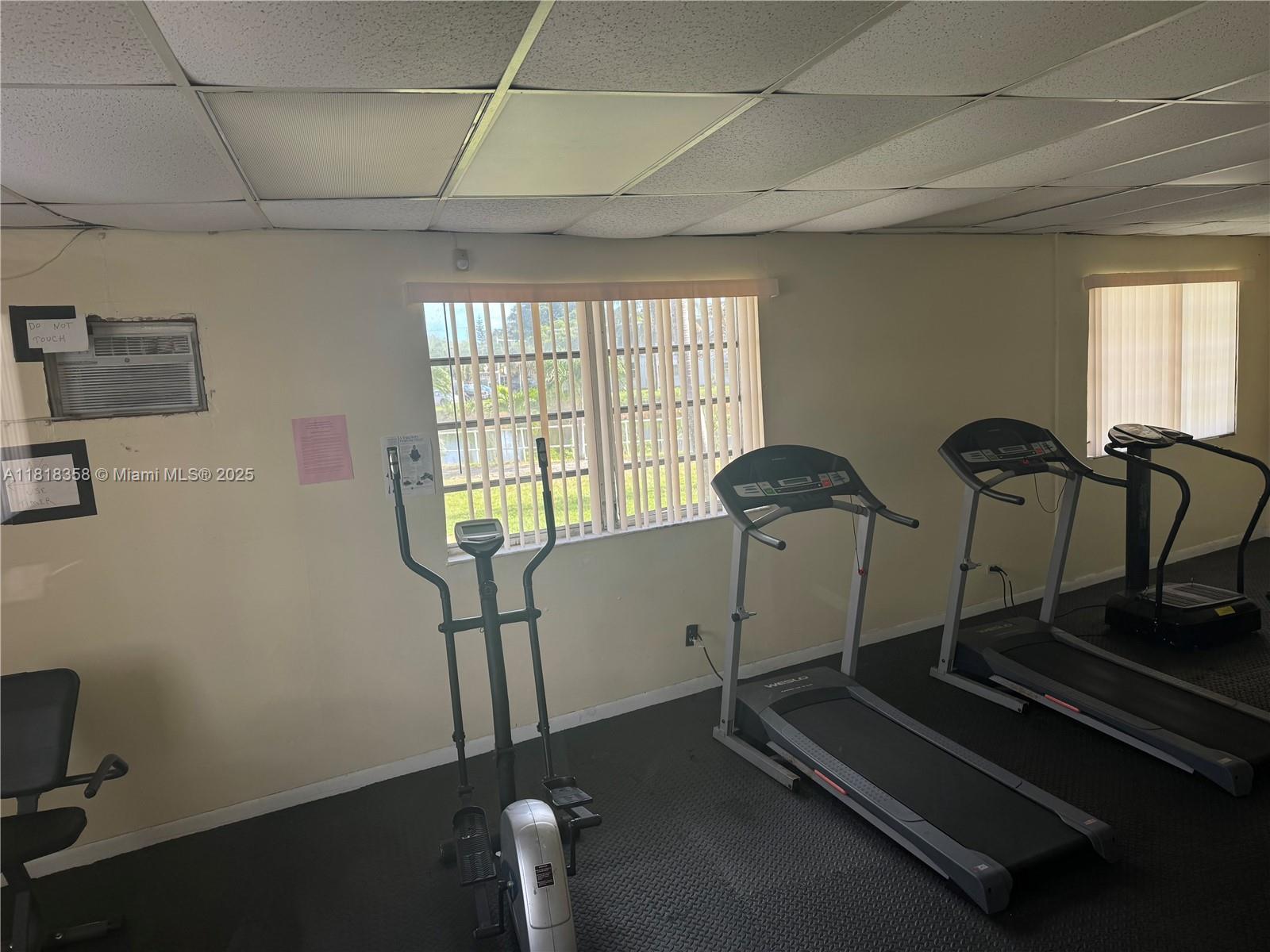 115 NE 202nd Ter #M25, Miami Gardens, Florida image 14