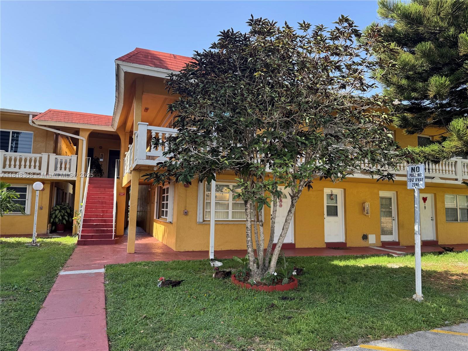 115 NE 202nd Ter #M25, Miami Gardens, Florida image 3