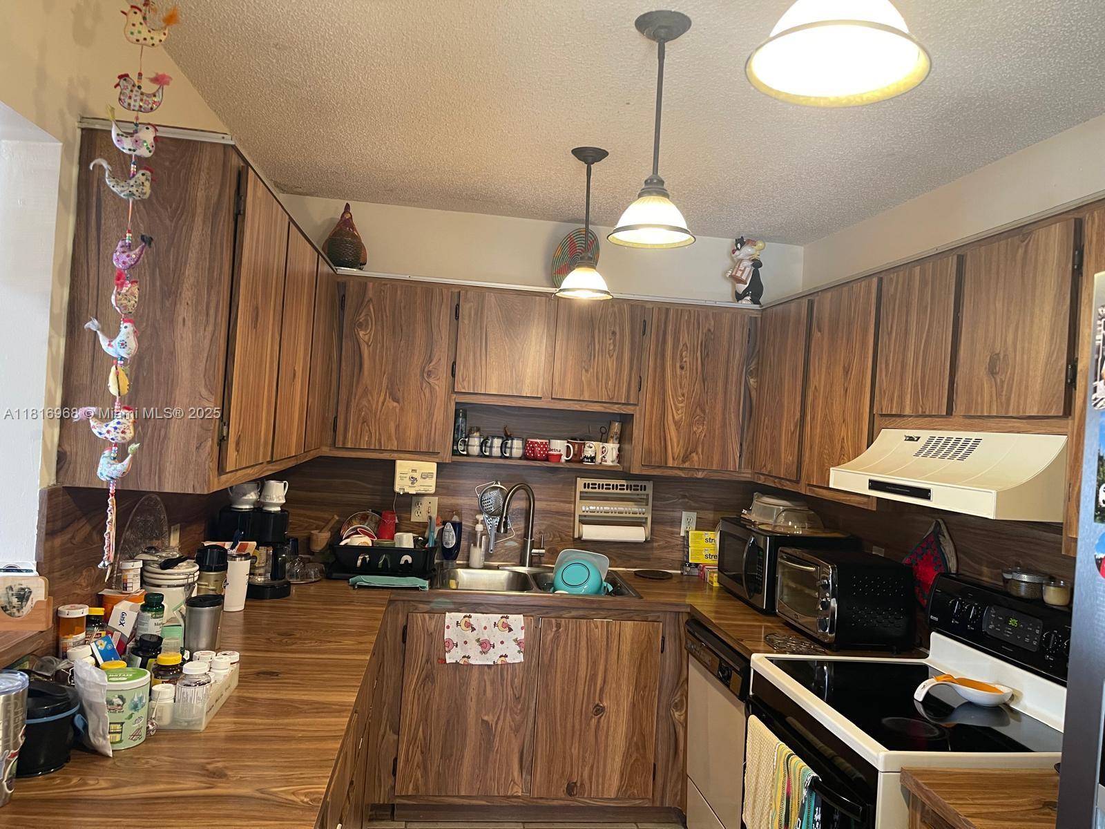 6172 SW 4th Pl, Margate, Florida image 6