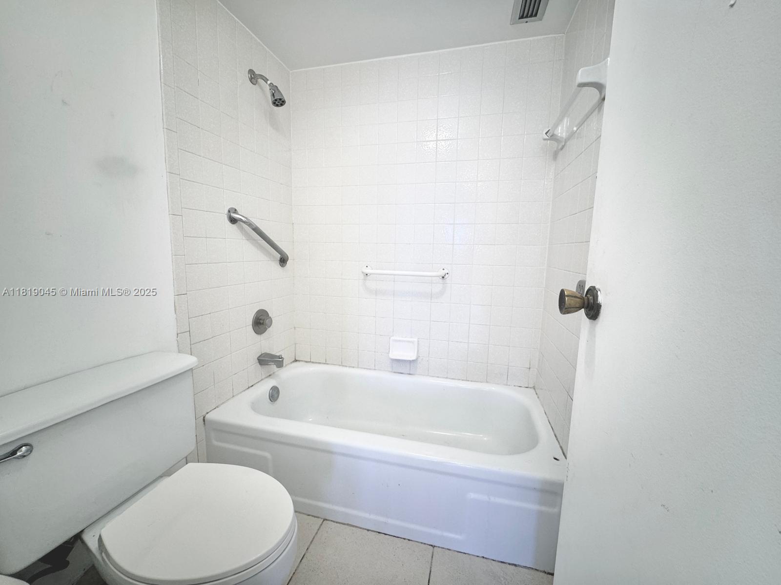 600 Three Islands Blvd #620, Hallandale Beach, Florida image 22