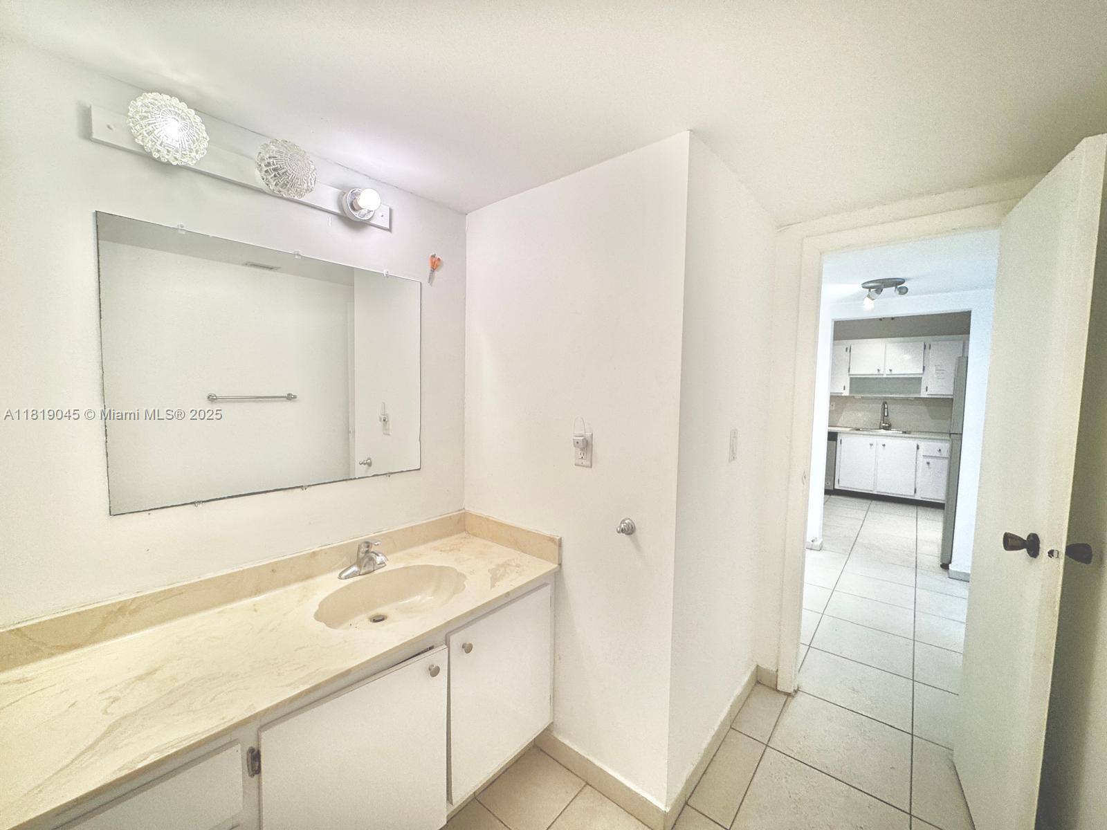 600 Three Islands Blvd #620, Hallandale Beach, Florida image 8