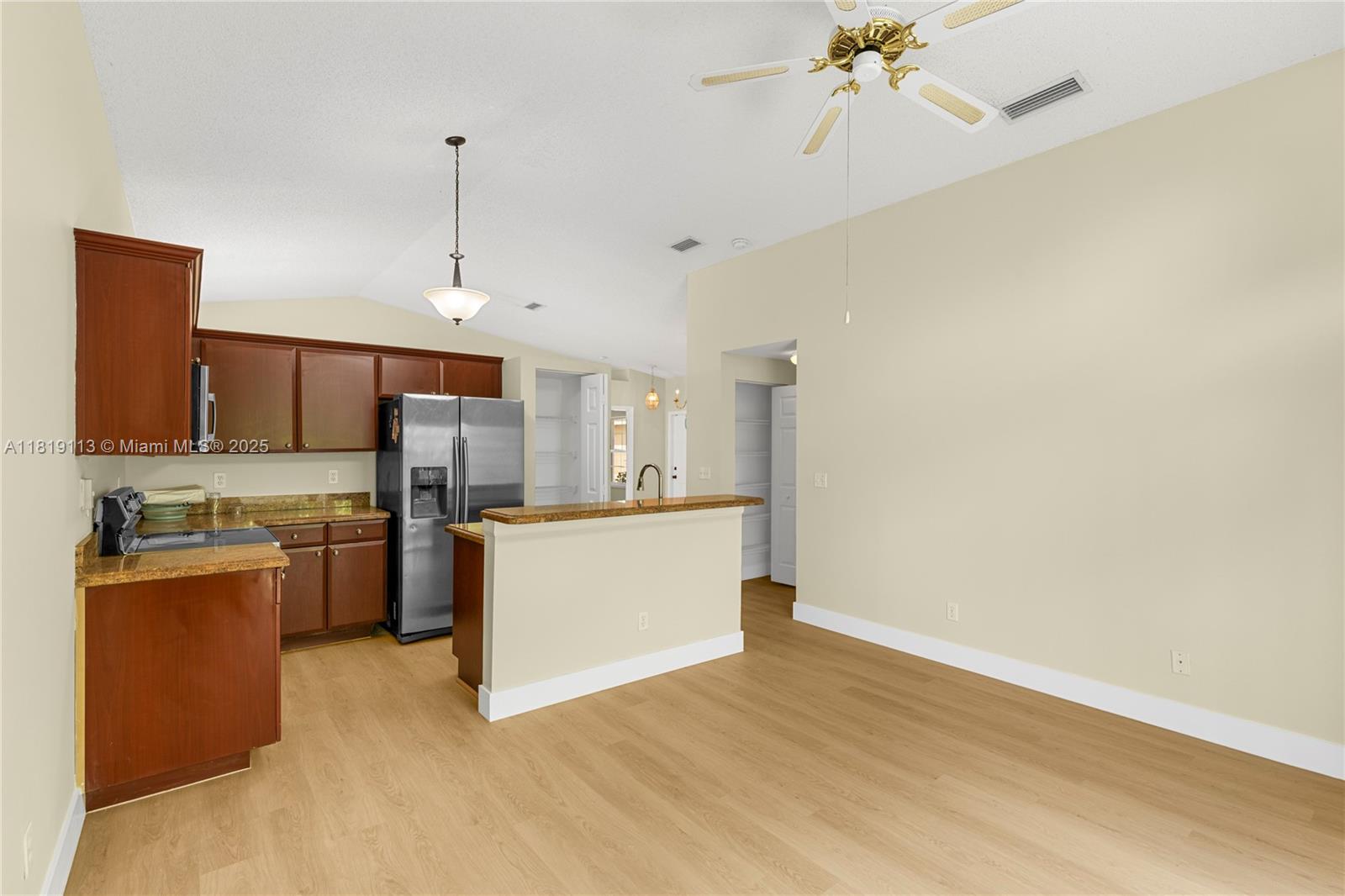 Property photo # 9