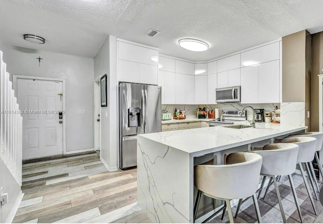 1114 NW 100th Ave, Pembroke Pines, Florida image 3