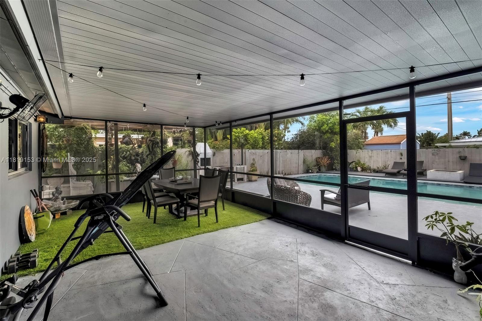 530 NW 39th St, Oakland Park, Florida image 25