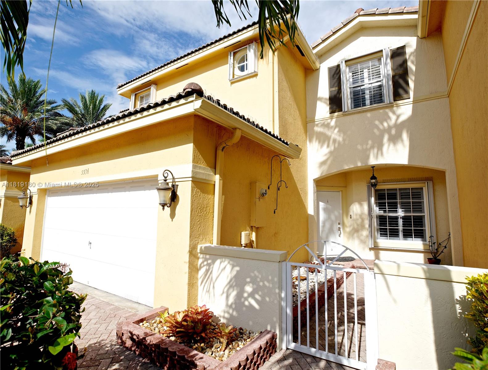 5536 NW 113th Pl, Doral, Florida image 1