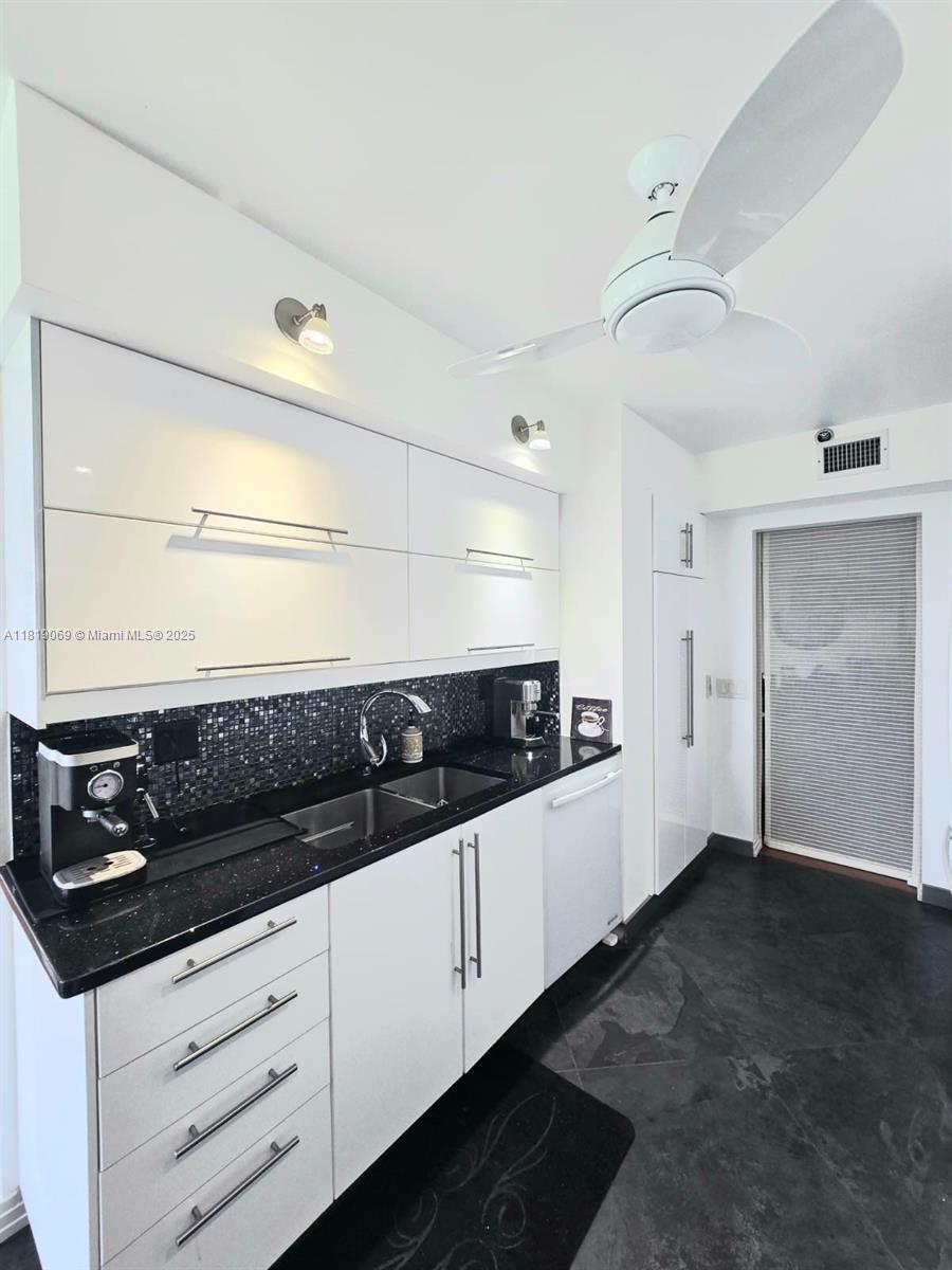 7400 Radice Ct #402, Lauderhill, Florida image 30