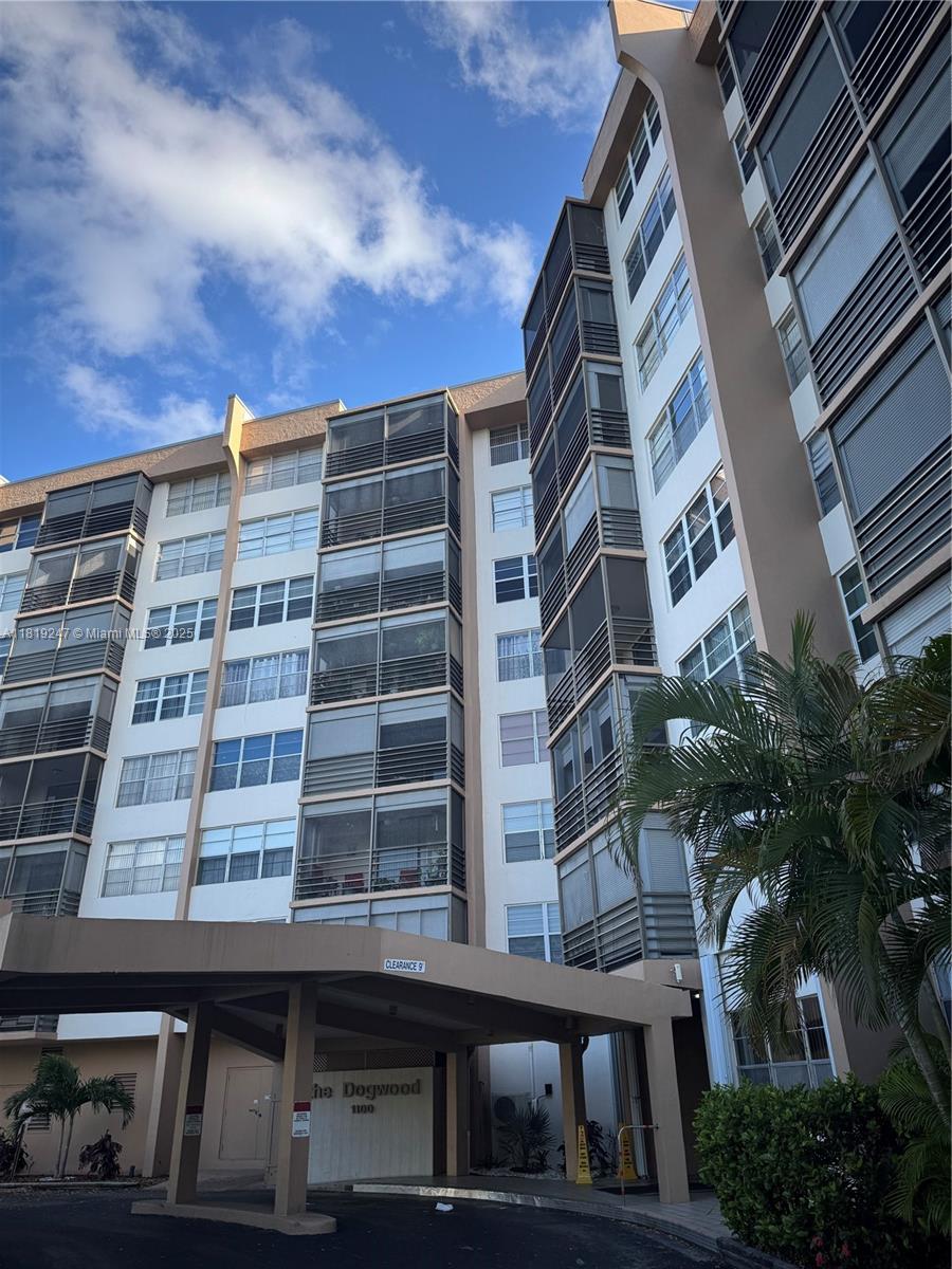 1100 Saint Charles Pl #203, Pembroke Pines, Florida image 43