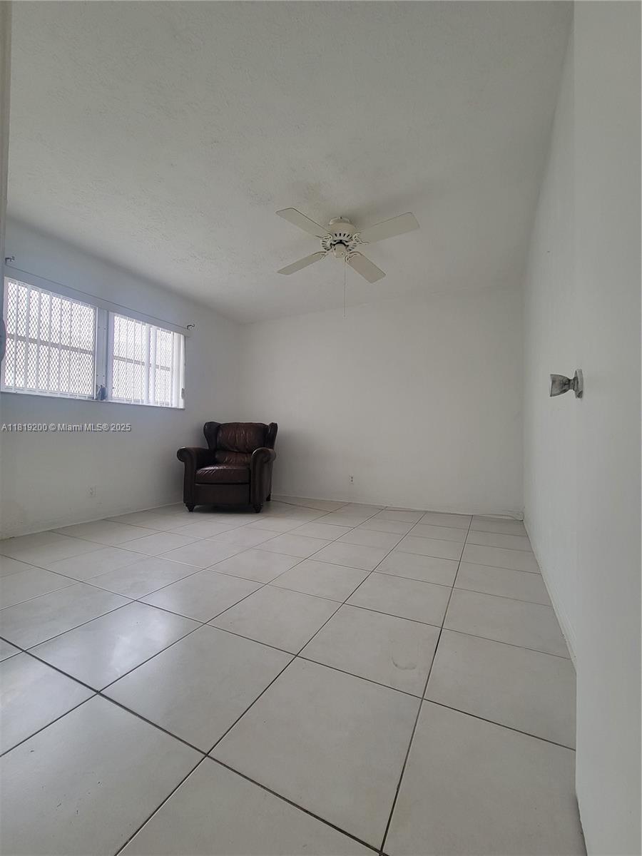 Residential, Hollywood, Florida image 7