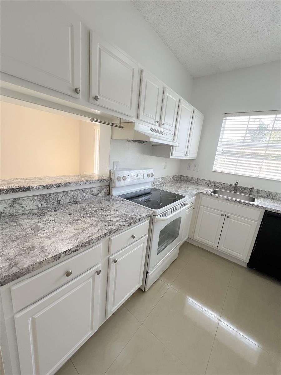 1881 NW 96th Ter #7C, Pembroke Pines, Florida image 4