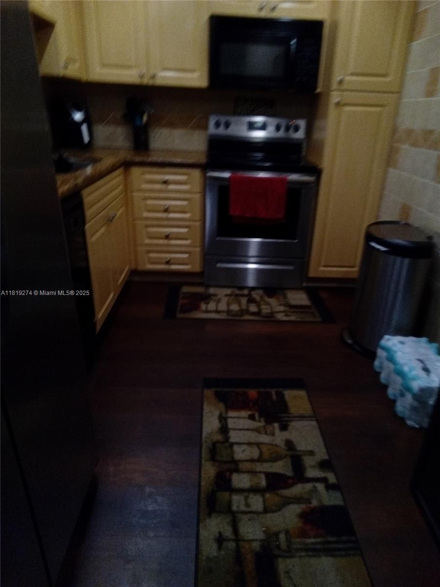 1000 Saint Charles Pl #L2, Pembroke Pines, Florida image 7