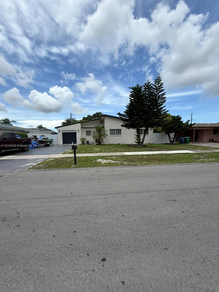 17825 NW 8th Pl, Miami Gardens, Florida image 2