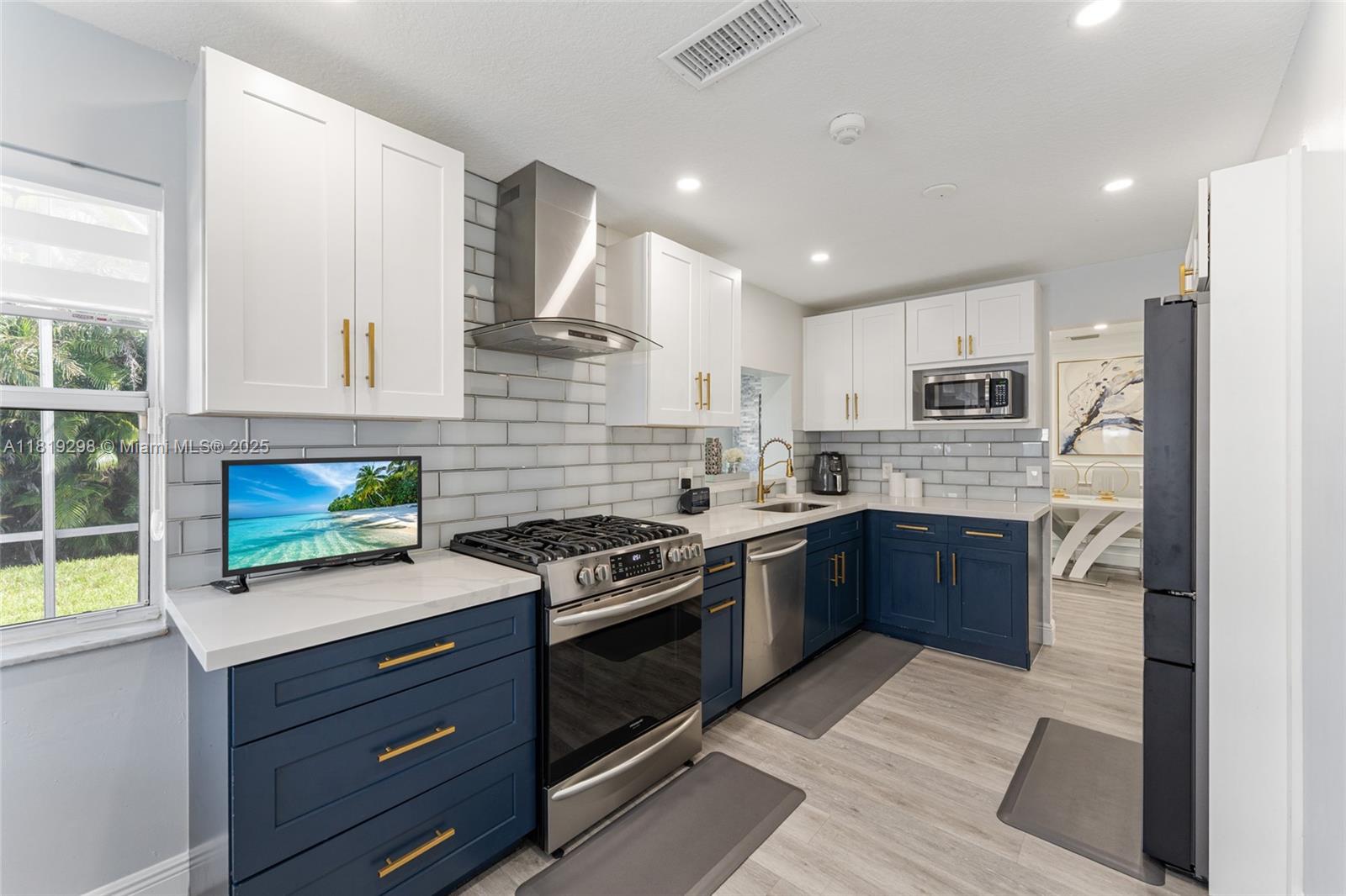 11330 NW 29th Pl, Sunrise, Florida image 11